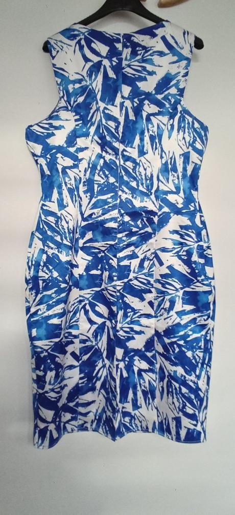 Elegantné šaty, 42