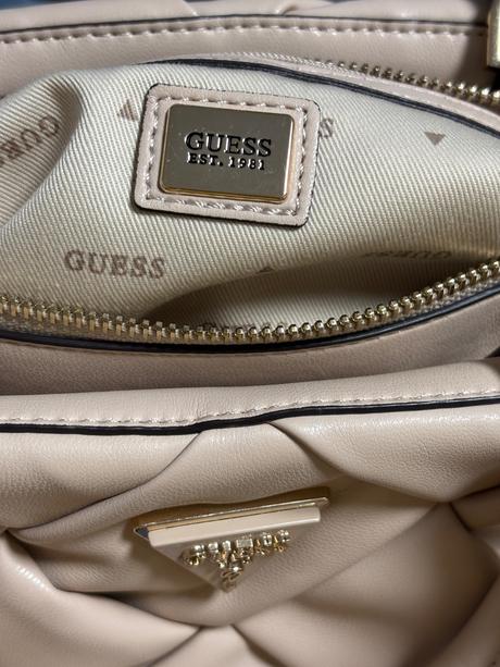 Kabelka guess, guess