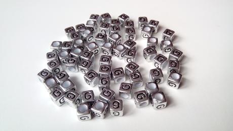 Písmenka strieborné g,