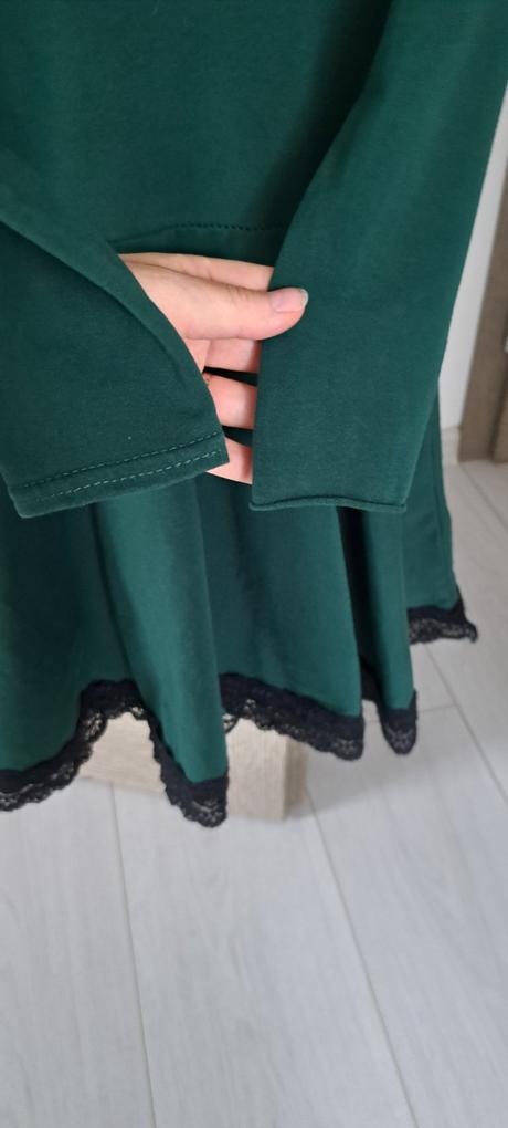 Šaty vianočné, 128