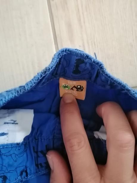 Šortky, kik,104
