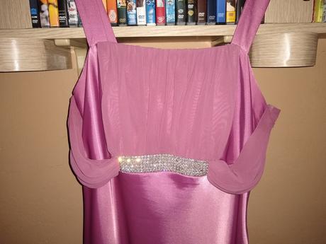 Staroružové šaty, 44