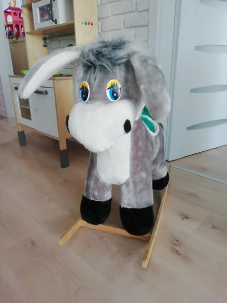 Krasny hojdaci oslik, 