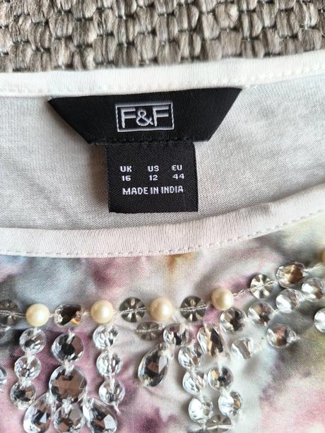 Slávnostný top, f&f,44