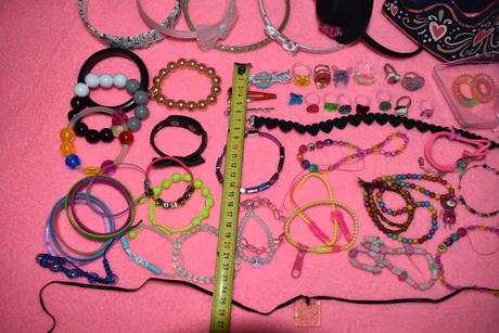 Čelenky,náramky a iné,