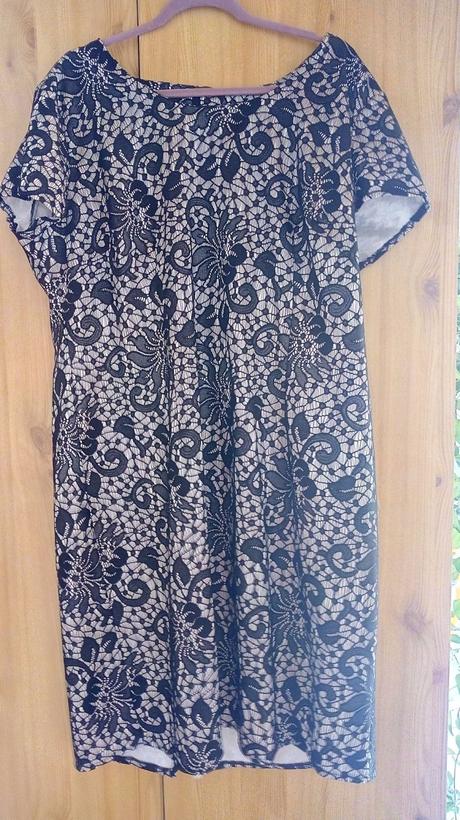 Krajkové šaty, 50