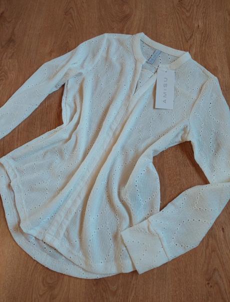 Balík oblečenia s, s