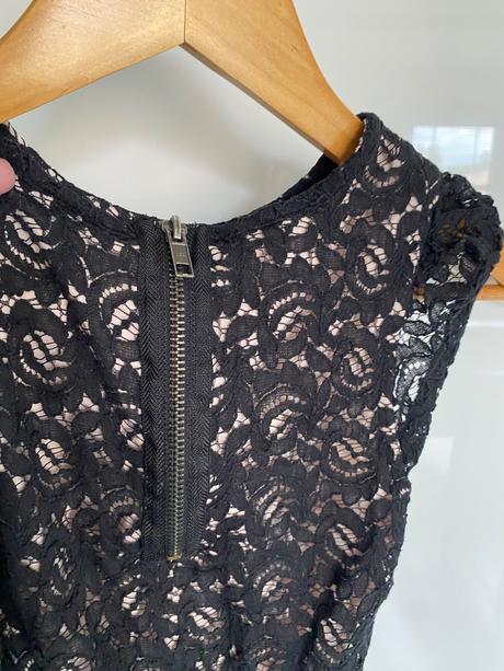 Dievčenské šaty velk.134/140, 134