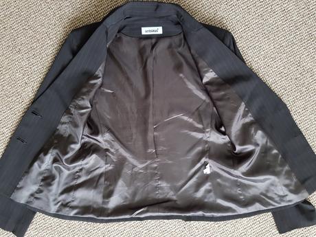 Nohavicový kostým, 36