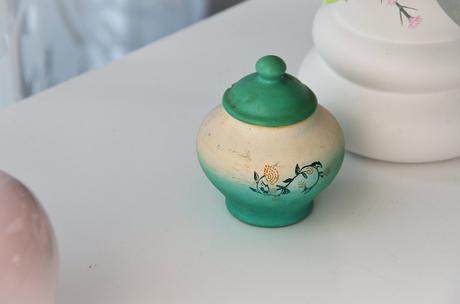 Zelená mini dekoračná dózička,