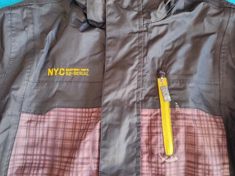 Zimna bunda aj na lyze, 164