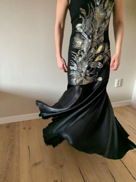 Spoločenské šaty, m