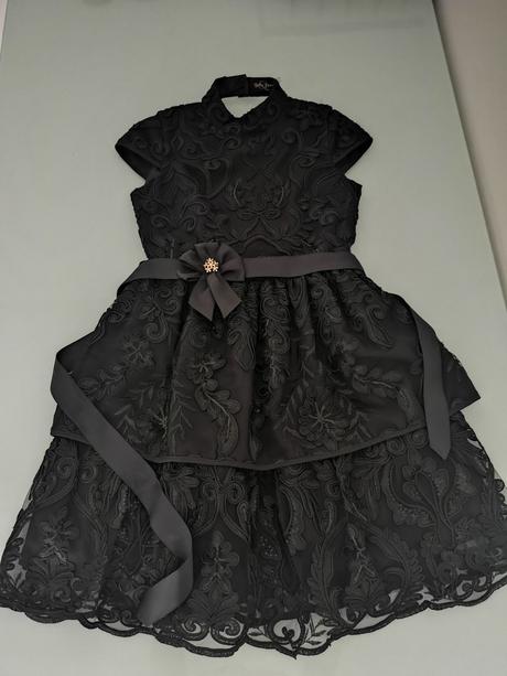 Slávnostné šaty, 36