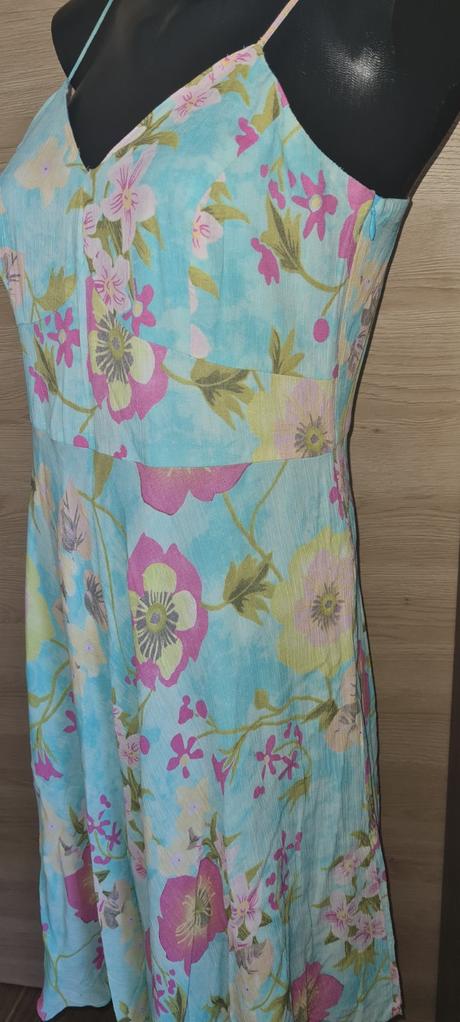 Bledulinko modré šaty, 40