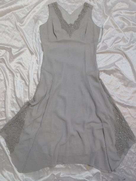 Velmi pekne kvalitne saty, 40