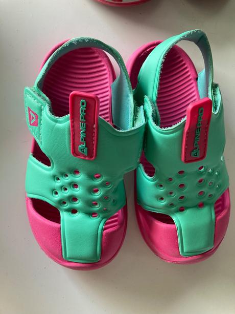 Sandále nove, alpine pro,23