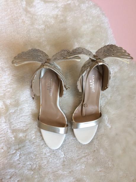 Sandalky s krídlami, 37