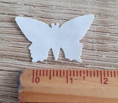 Ozdobná dierovačka v tvare motýľa,