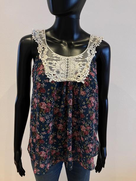 Kvetovaná blúzka s krajkou (s), s