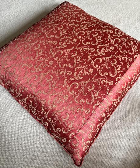 Luxusný dekoratívny vankúš na leňošenie,