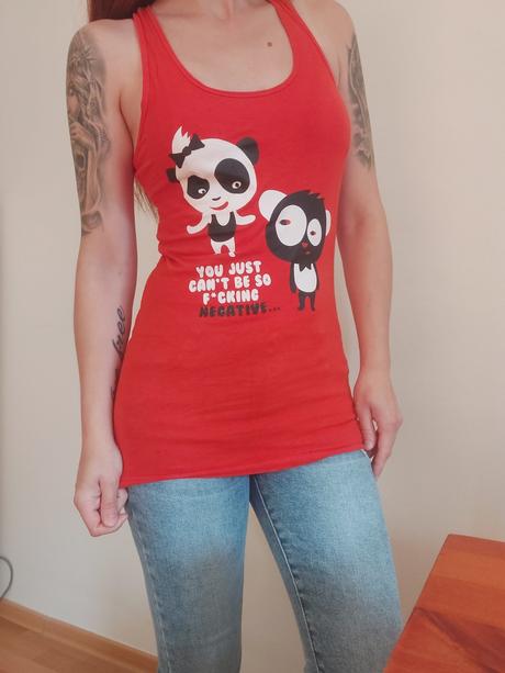 Tielko s pandami., s