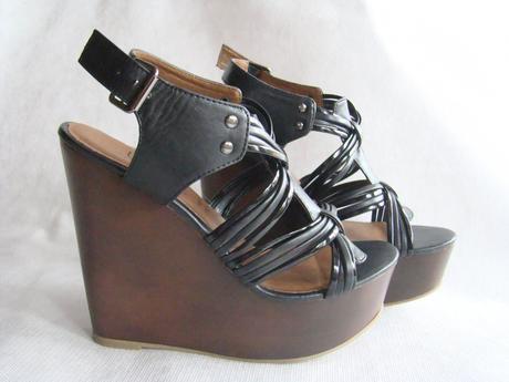 Nenosene les petit bombes  klinové sandále, 39