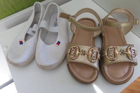 Zlaté sandálky + cvičky gratis, 29