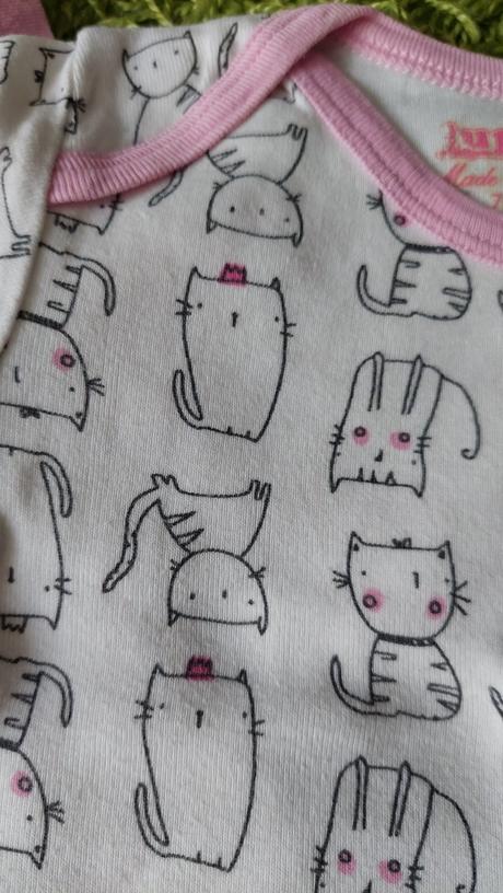2 bodyčká s mačičkami, lupilu,74