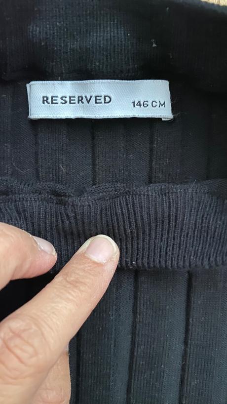 Sveter reserved, reserved,146