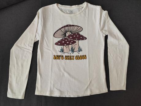 Tricko s muchotravkami, 140