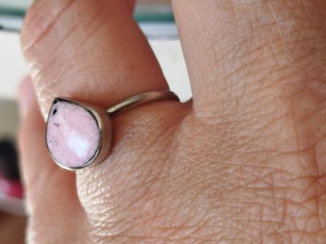 Prsteň s rodonitom,