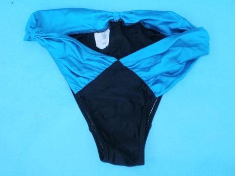 Čierno - tyrkysový spodok plaviek, 40