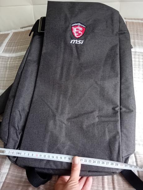 Msi batoh na nootebok,
