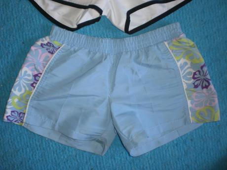 Biele a modré kraťasy, m