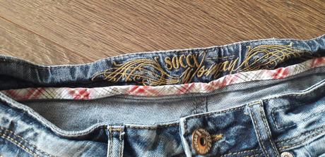 Tristvrtove rifle, bershka,36