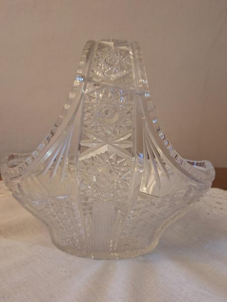 Kristalove sklenene kosiky, 