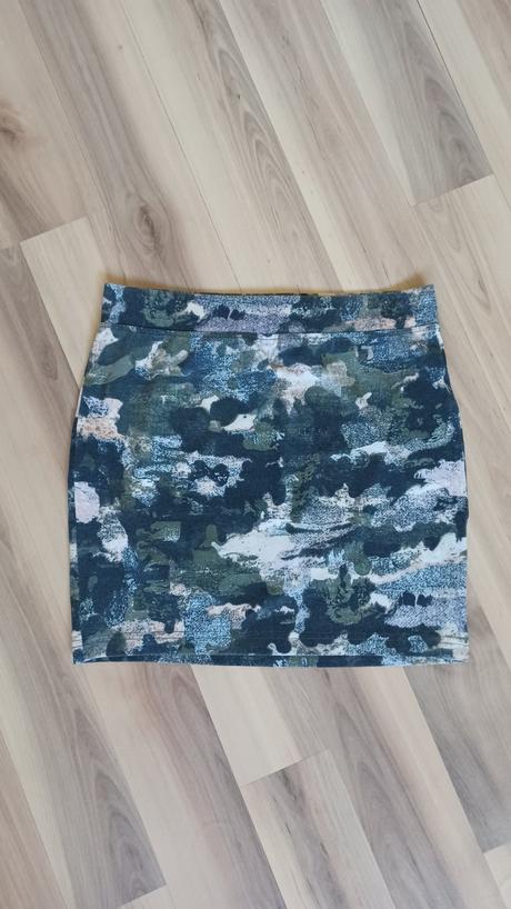 Vzorovaná mini sukňa, bonprix,34