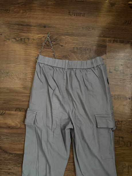 Kapsáče s retiazkou, reserved,152