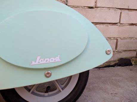 Janod odrážadlo vespa mint, 
