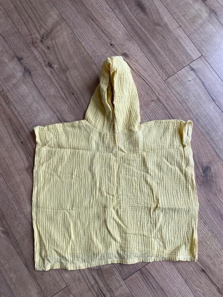 Muselinove ponco na plaz, 