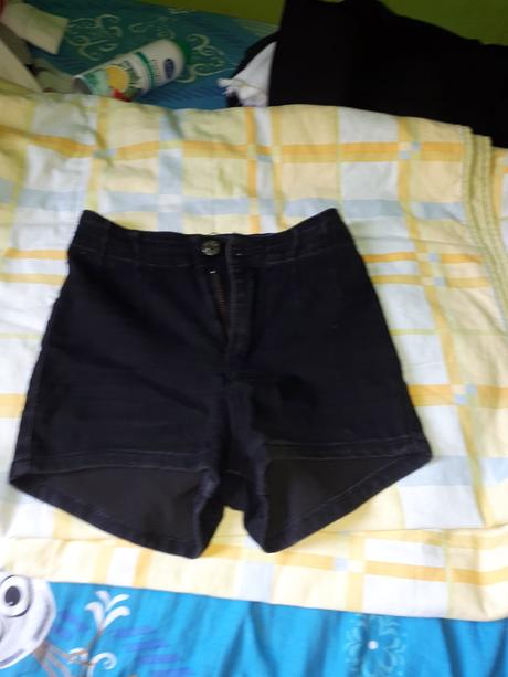 Šortky, bershka,32