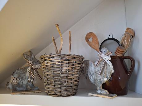 2ks drevene dekoracie sliepka a zajacik, 