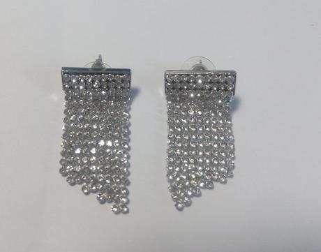 Núušnice ligotavé, 