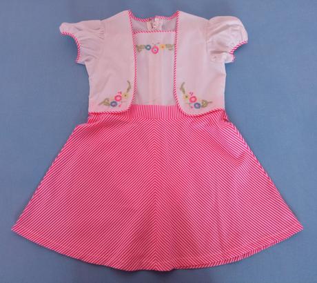 Pekné dievčenské šaty v. 116, 116