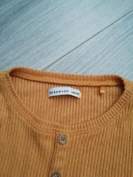 Tricko, reserved,140