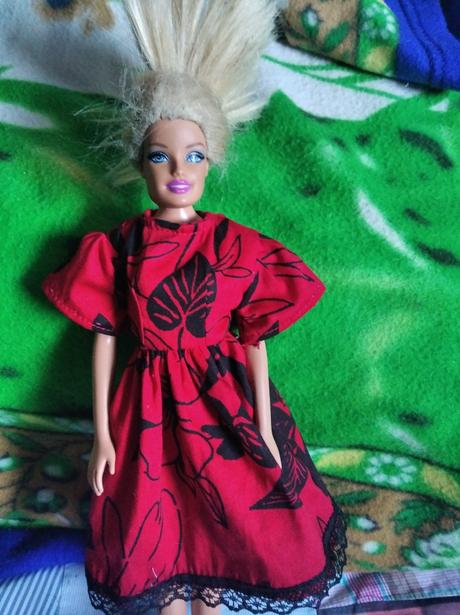 Šaty pre barbie,