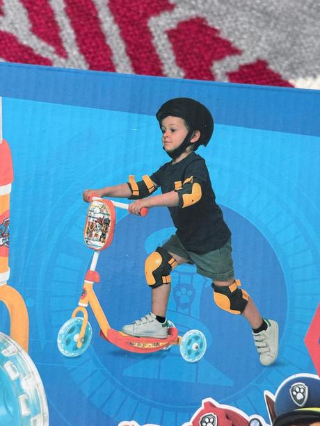 Disney kolobežka paw patrol, hot wheels,