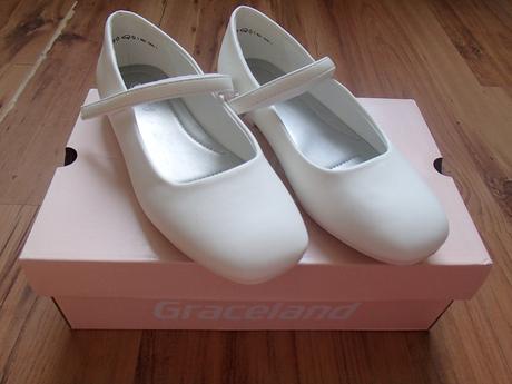 Topánky na prvé sväté prijímanie, graceland,32