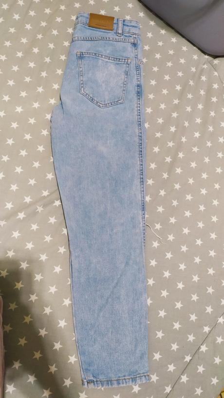 Potrhané rifle reserved + tričko river island, reserved,140