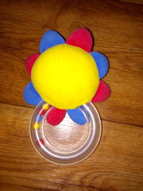 Hrkalka kvetinka plysova s gulickami top stav,